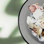 Não consegue poupar dinheiro no final do mês? Combater o desperdício nas finanças nem é muito difícil, mas para isso deve estar atento!